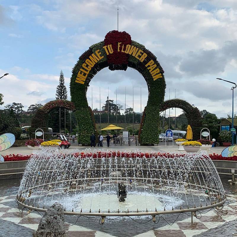 The floral entrance arch and fountain at Da Lat's Flower Park