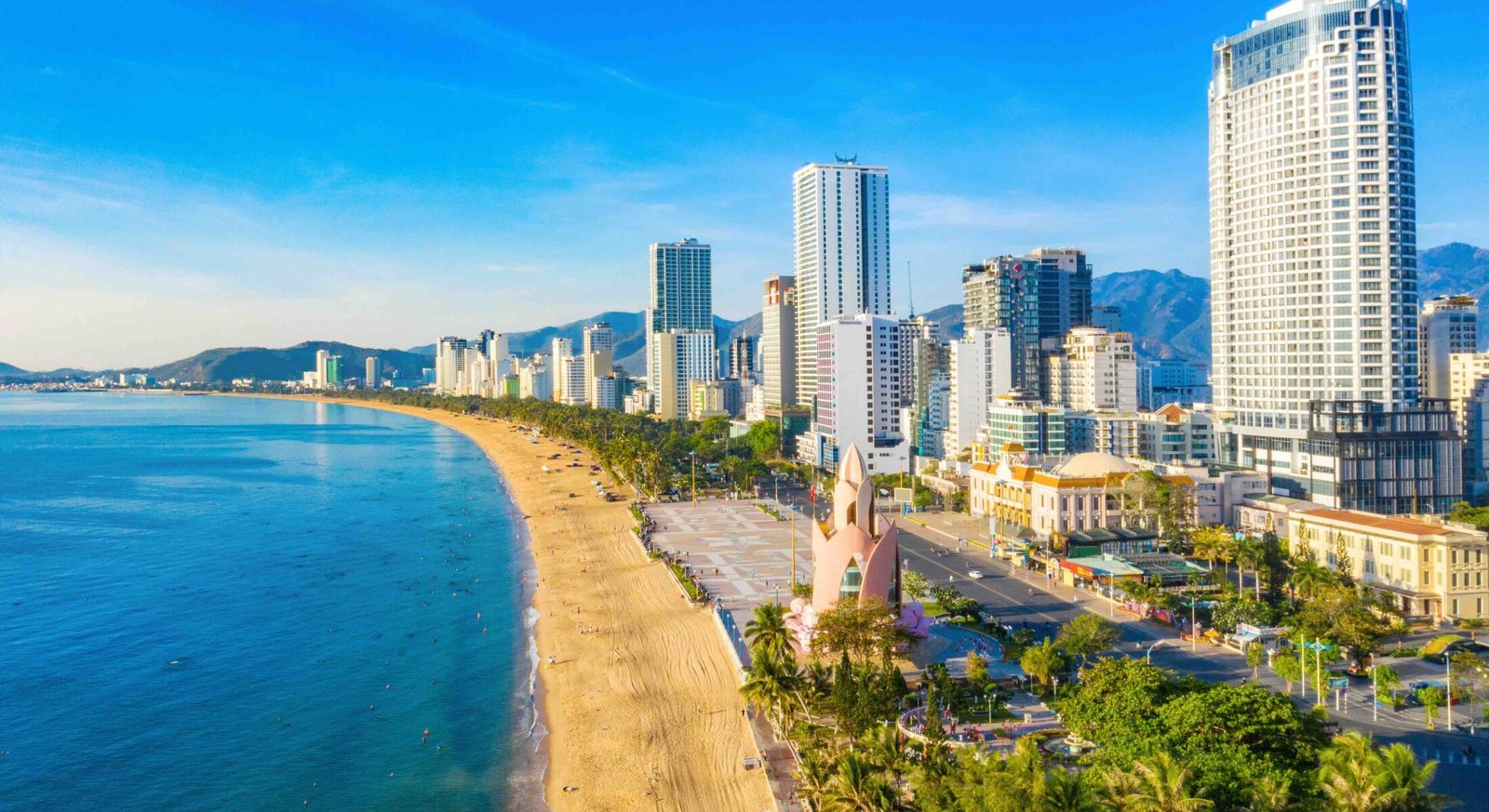 The beach and seafront promenade in Nha Trang