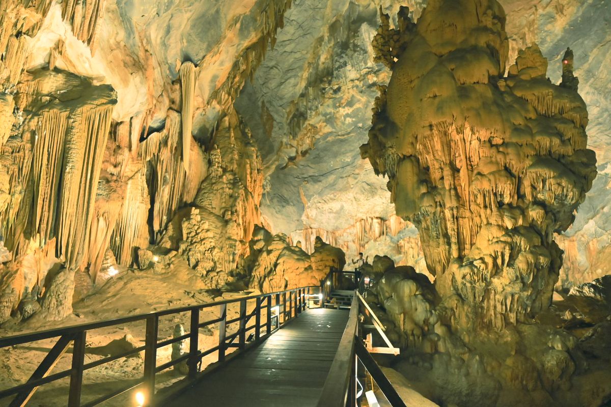 The huge stalagmites inside Paradise Cave in Phong Nha Ke Bang National Park