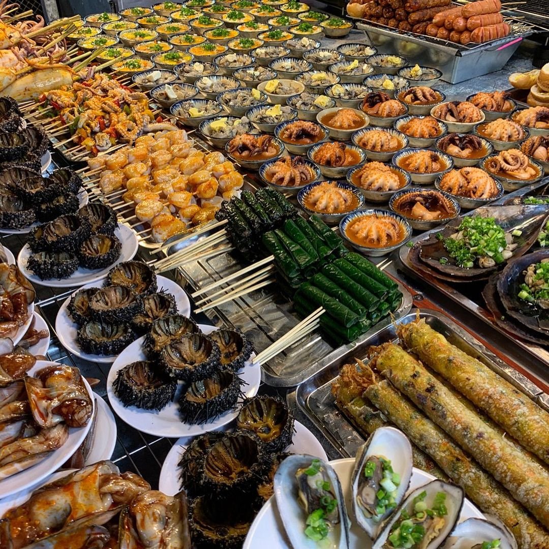 Fresh seafood on ice at the Duong Dong night market in Phu Quoc