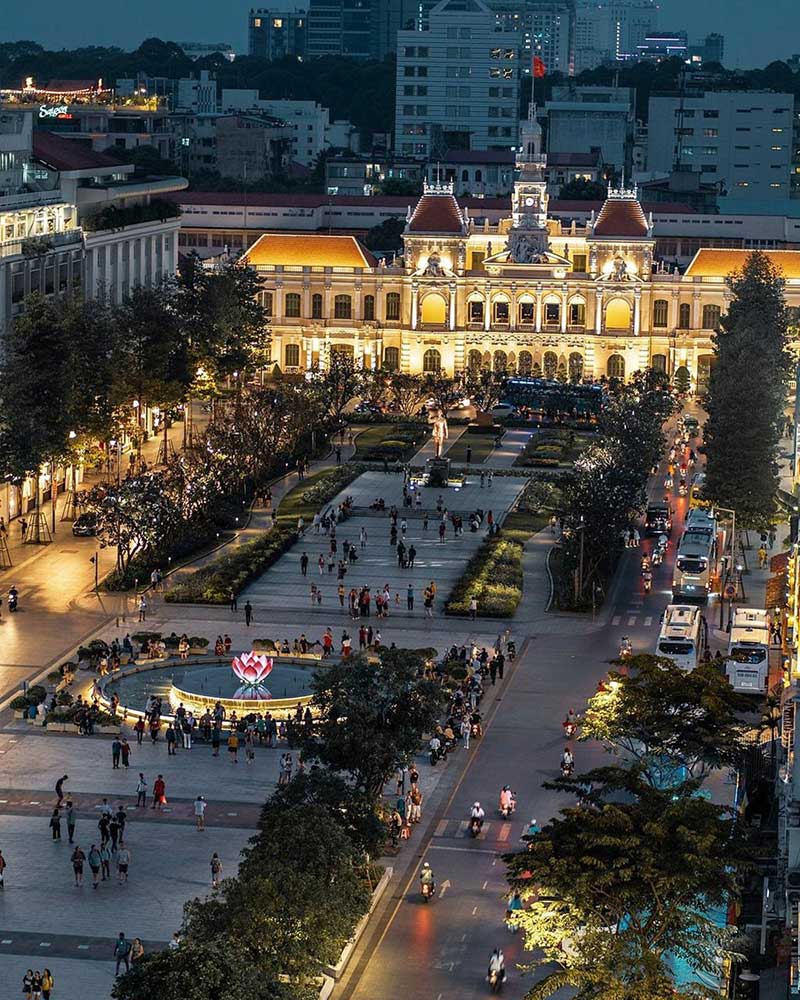 The People's Committee building and Nguyen Hue walking street in Ho Chi Minh City in the evening