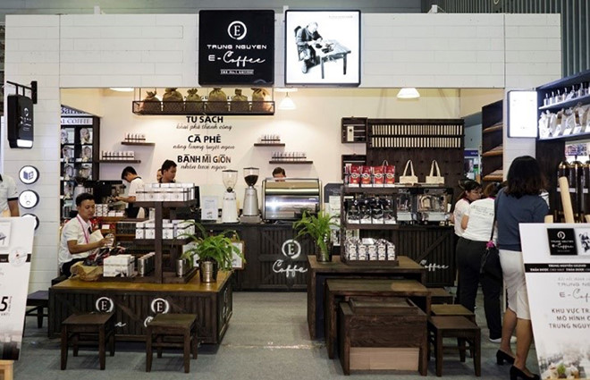 Bags of Vietnamese coffee beans on the shelves of a coffee shop