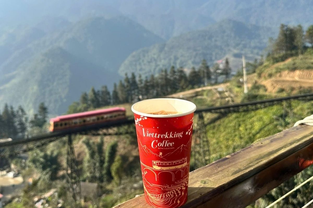 Cafe check-in with a view over Sapa's valley