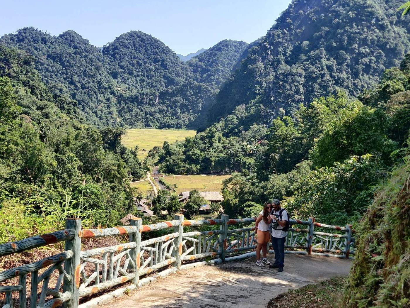 The Kho Muong valley on the walk to Hang Doi cave, Pu Luong